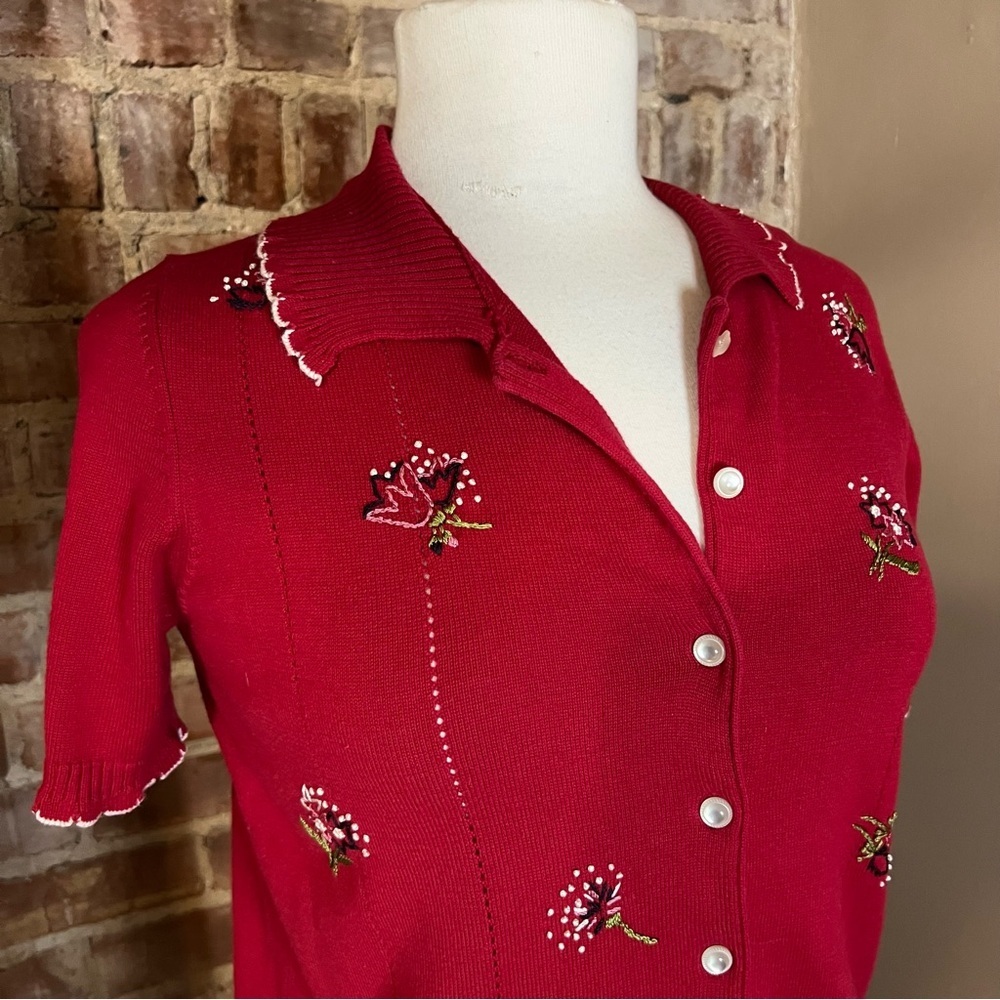 Vintage Red Floral Embroidered Pearl Button-Up Top -Size S- TP31